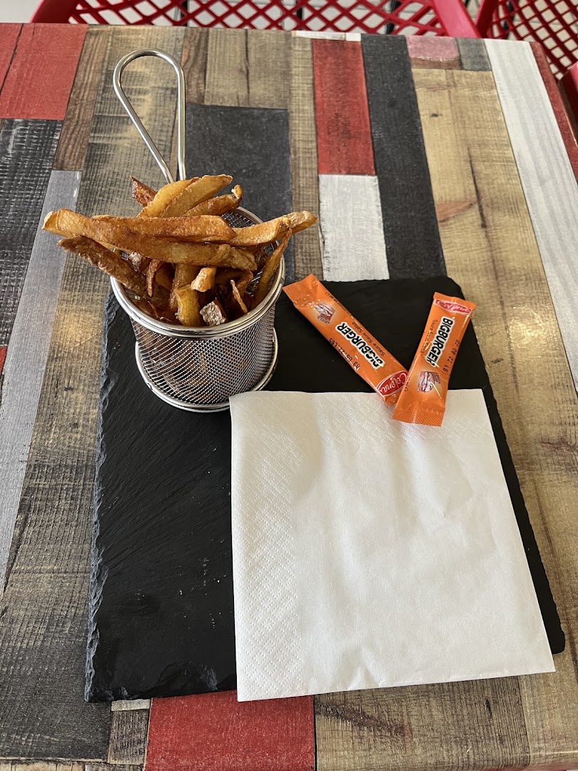 H Burger · Photos 7